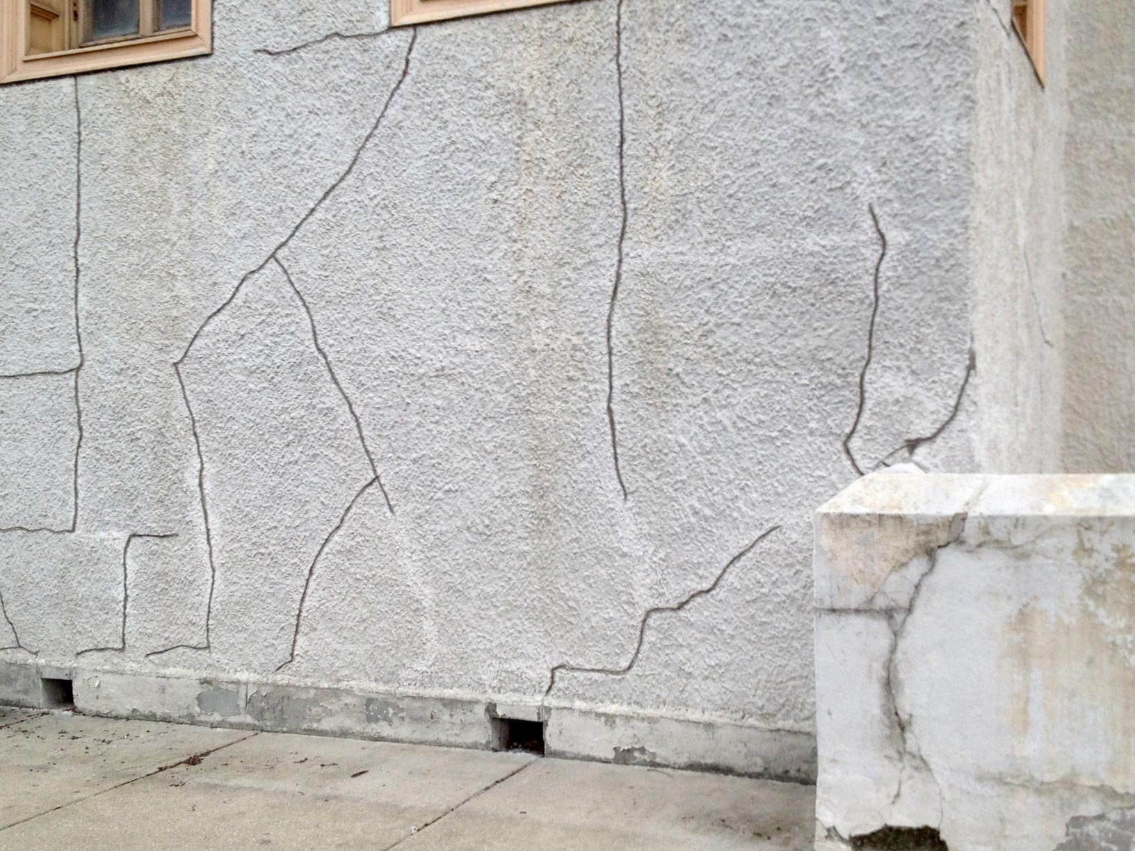 Cracks on the north wall of Holy Trinity Russian Orthodox Cathedral, Chicago